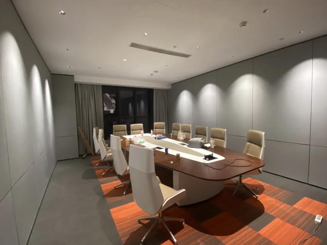 厦门华尔顿办公楼 | Geosheen极成营造舒适办公光环境！